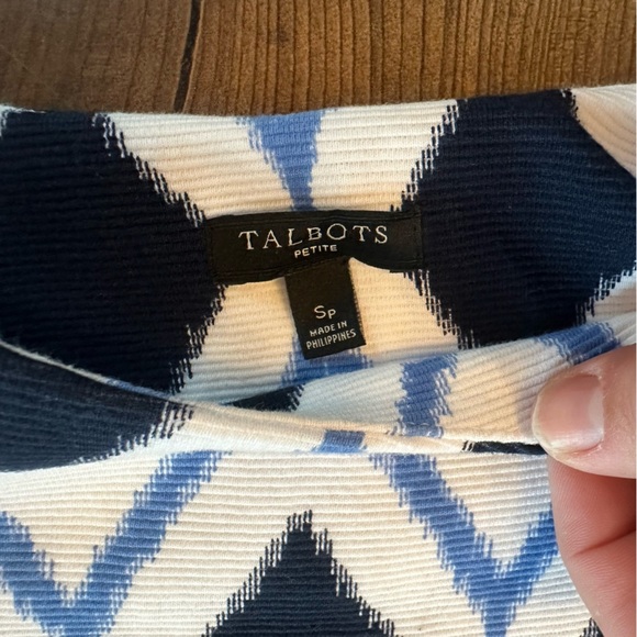 Talbots Petite SP Diamond Print Sleeveless Knit Top Blue White Classic Chic - Picture 4 of 7